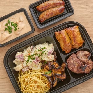 3 BBQ Meats, 2 Cold Dishes & 2 Hot Dishes